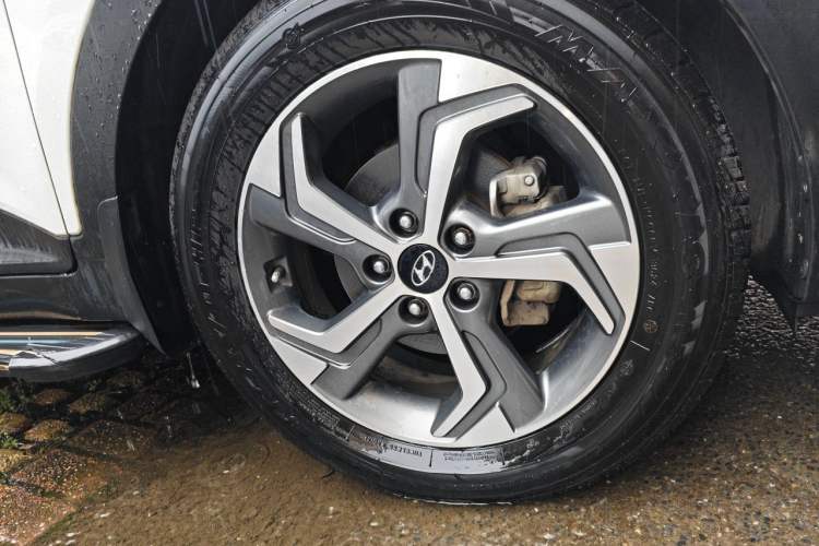 Used Hyundai ix25 2017 1.6L Automatic Smart Version Right Front Wheel Hub