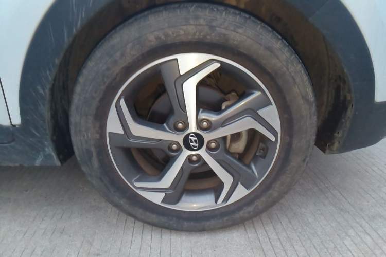 Used Hyundai ix25 2017 1.6L Automatic Smart Version Right Front Wheel Hub