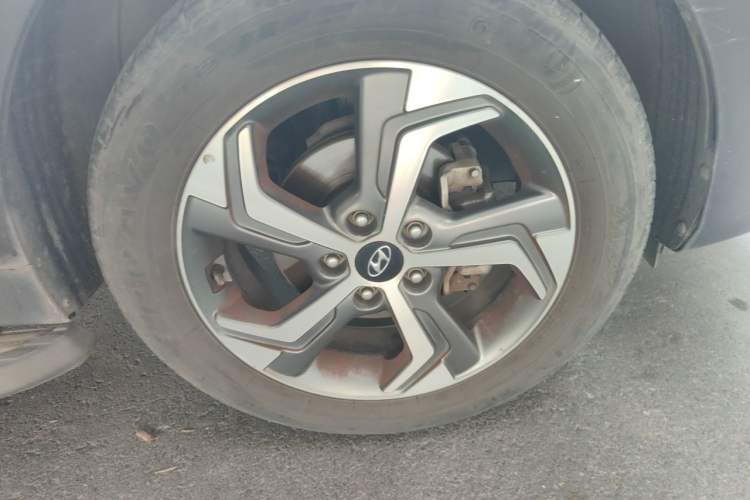 Used Hyundai ix25 2017 1.6L Automatic Smart Version Right Front Wheel Hub