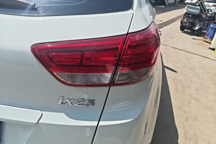 Used Hyundai ix25 2017 1.4T Automatic Smart Version Right Rear Taillight