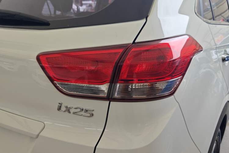 Used Hyundai ix25 2017 1.6L Automatic Smart Version Right Rear Taillight