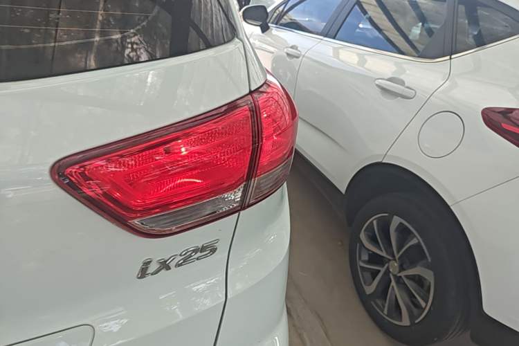 Used Hyundai ix25 2017 1.6L Automatic Smart Version Right Rear Taillight