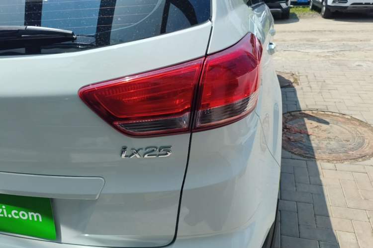 Used Hyundai ix25 2017 1.6L Manual Fashion Model Right Rear Taillight