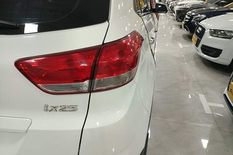 Used Hyundai ix25 2017 1.6L Automatic Smart Version Right Rear Taillight