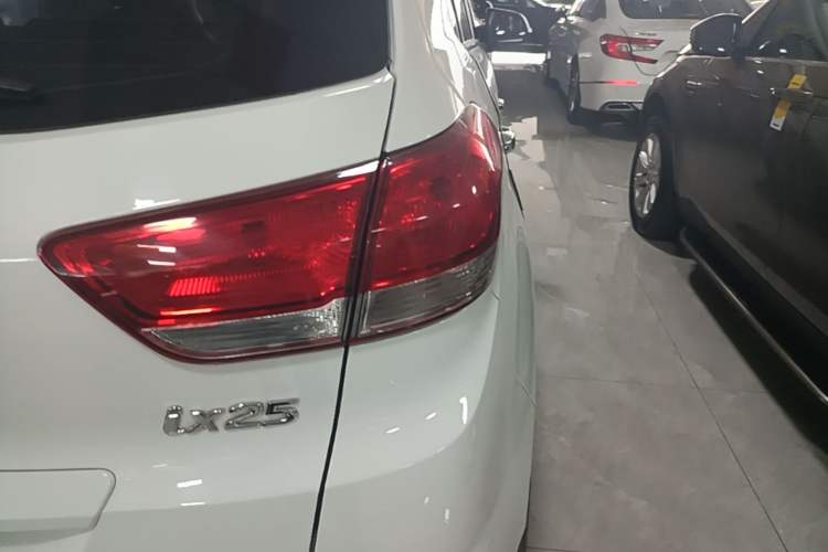 Used Hyundai ix25 2017 1.6L Automatic Smart Version Right Rear Taillight