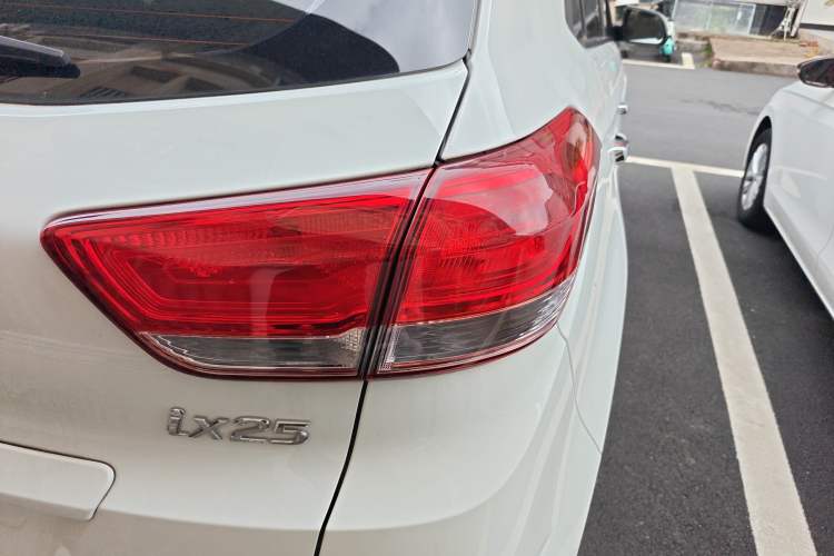 Used Hyundai ix25 2017 1.6L Automatic Smart Version Right Rear Taillight