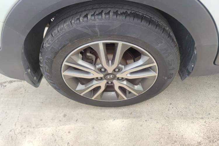 Used Hyundai ix25 2017 1.4T Automatic Smart Version Right Rear Wheel Hub