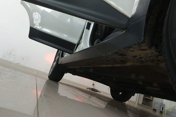 Used Hyundai ix25 2017 1.6L Automatic Smart Version Right Side Sill