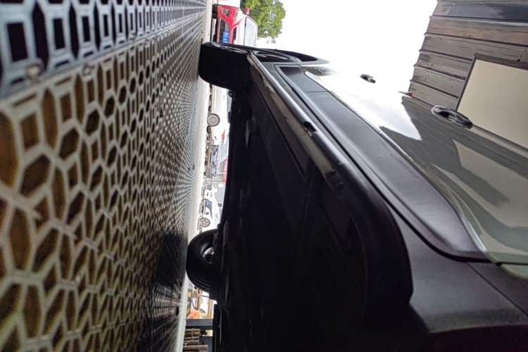 Used Hyundai ix25 2017 1.6L Automatic Smart Version Right Side Sill