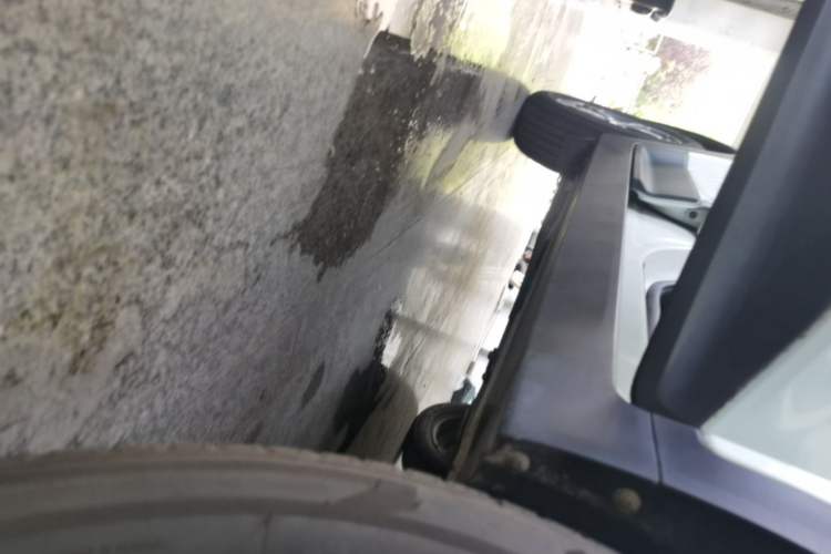 Used Hyundai ix25 2017 1.6L Automatic Smart Version Right Side Sill