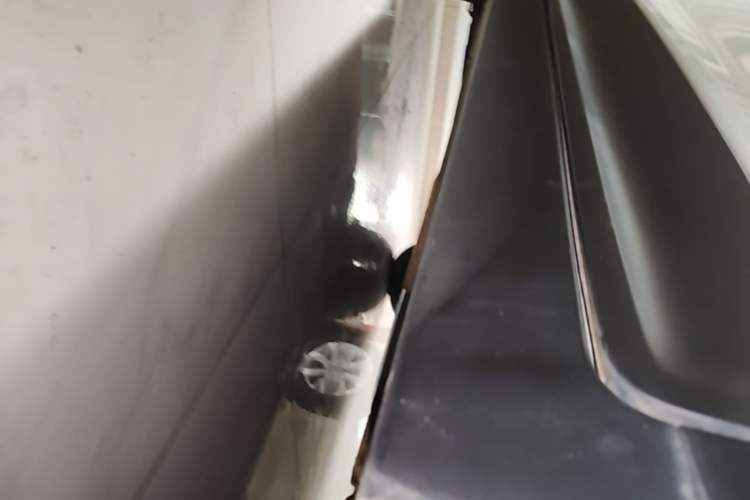 Used Hyundai ix25 2017 1.6L Automatic Smart Version Right Side Sill