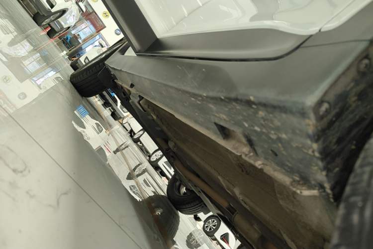 Used Hyundai ix25 2017 1.6L Automatic Smart Version Right Side Sill
