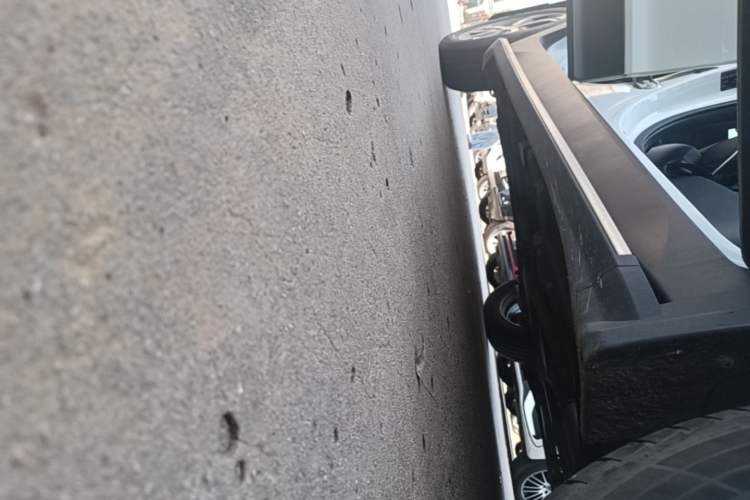 Used Hyundai ix25 2017 1.6L Automatic Smart Version Right Side Sill
