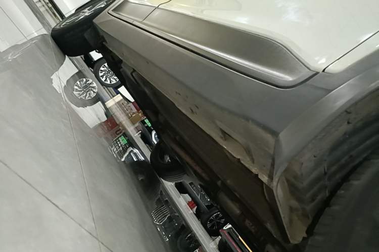 Used Hyundai ix25 2017 1.6L Automatic Smart Version Right Side Sill