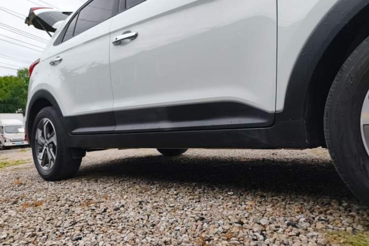 Used Hyundai ix25 2017 1.6L Automatic Smart Version Right Side Sill