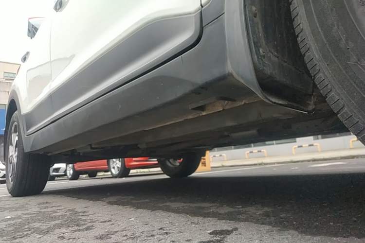 Used Hyundai ix25 2017 1.6L Automatic Smart Version Right Side Sill