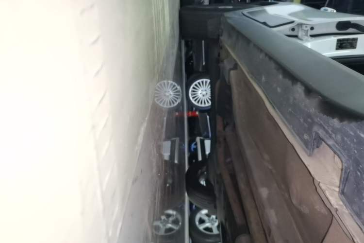 Used Hyundai ix25 2017 1.6L Automatic Smart Version Right Side Sill
