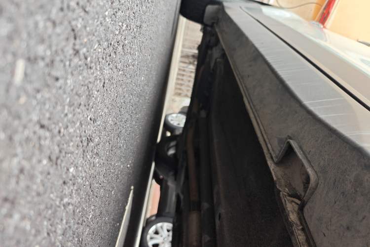 Used Hyundai ix25 2017 1.6L Automatic Smart Version Right Side Sill