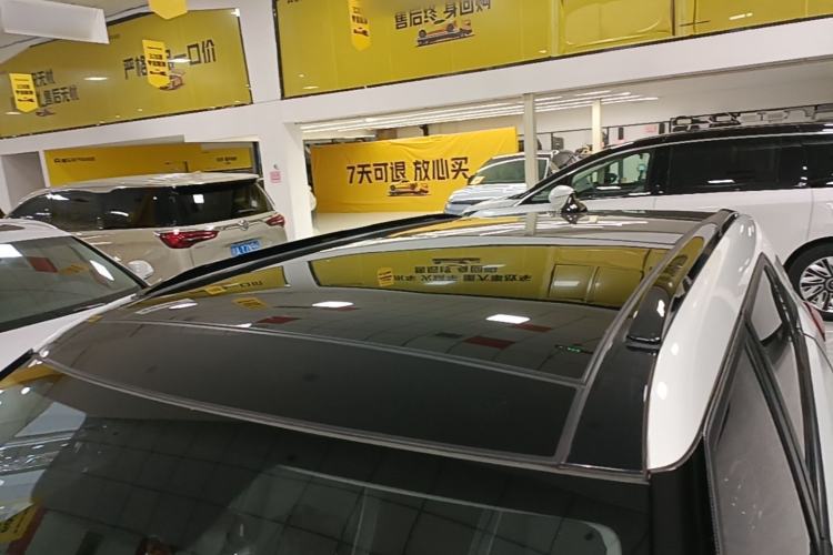 Used Hyundai ix25 2017 1.6L Automatic Smart Version Roof