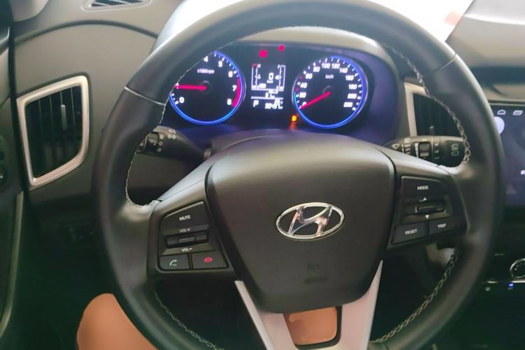 Used Hyundai ix25 2017 1.6L Automatic Smart Version Steering Wheel
