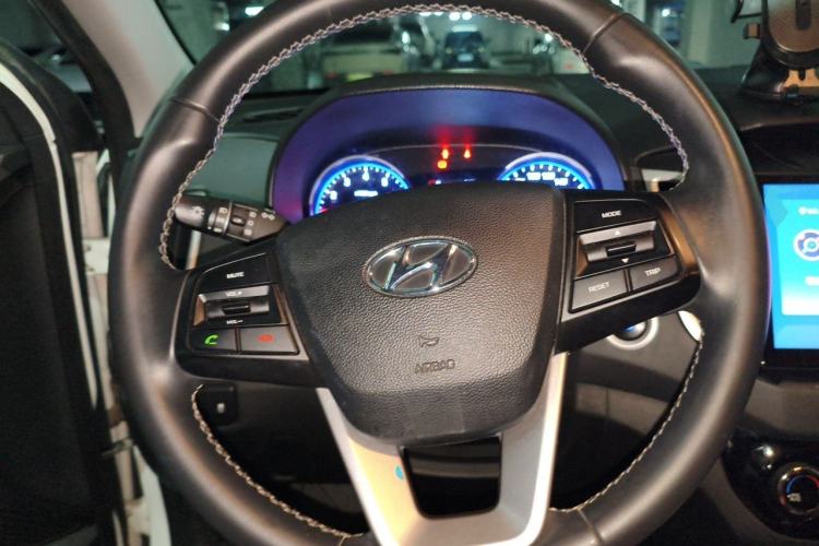 Used Hyundai ix25 2017 1.6L Automatic Smart Version Steering Wheel