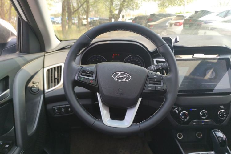 Used Hyundai ix25 2017 1.6L Automatic Smart Version Steering Wheel