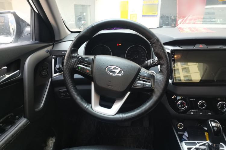 Used Hyundai ix25 2017 1.6L Automatic Smart Version Steering Wheel
