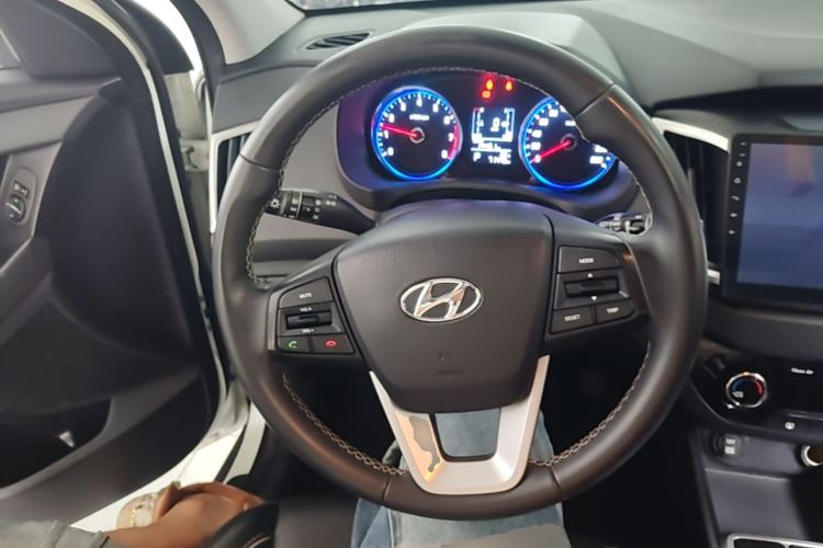 Used Hyundai ix25 2017 1.6L Automatic Smart Version Steering Wheel