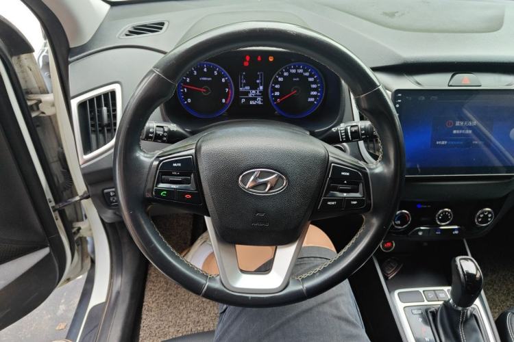 Used Hyundai ix25 2017 1.6L Automatic Smart Version Steering Wheel