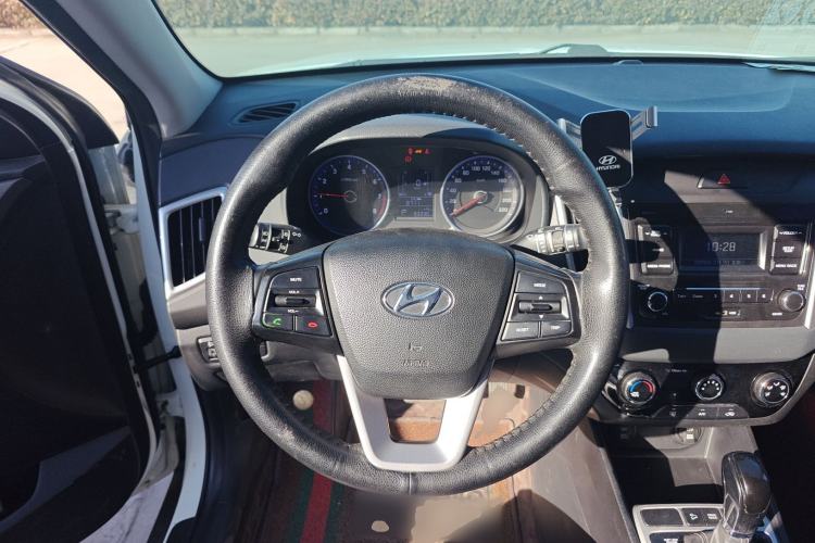Used Hyundai ix25 2017 1.6L Automatic Smart Version Steering Wheel
