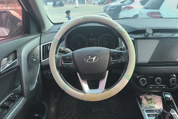 Used Hyundai ix25 2017 1.6L Automatic Smart Version Steering Wheel