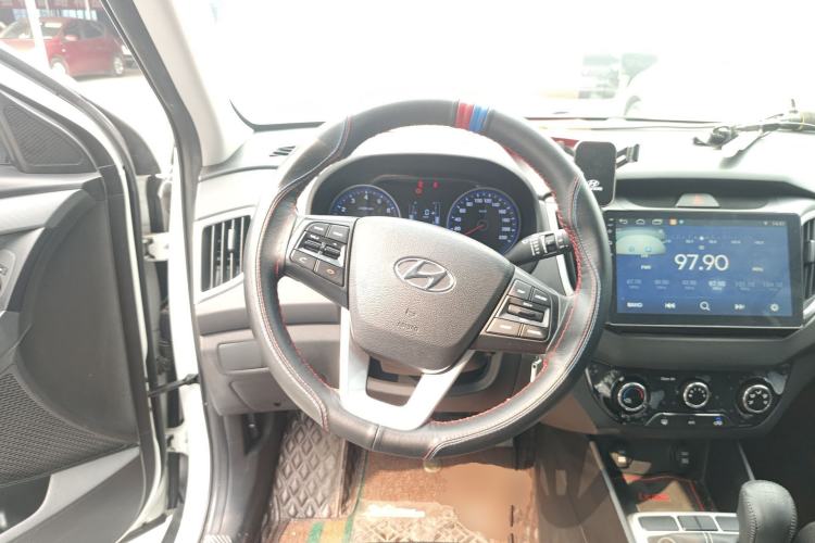 Used Hyundai ix25 2017 1.6L Manual Fashion Model Steering Wheel