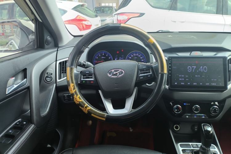 Used Hyundai ix25 2017 1.6L Automatic Smart Version Steering Wheel