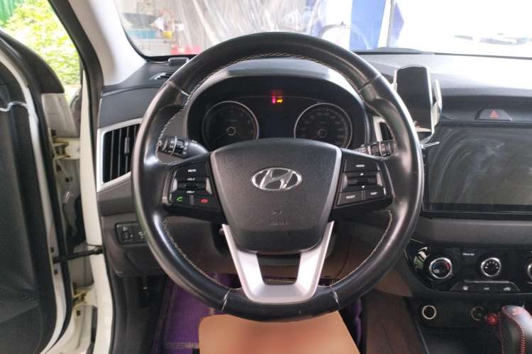 Used Hyundai ix25 2017 1.6L Automatic Smart Version Steering Wheel