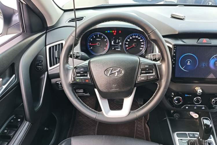 Used Hyundai ix25 2017 1.6L Automatic Smart Version Steering Wheel