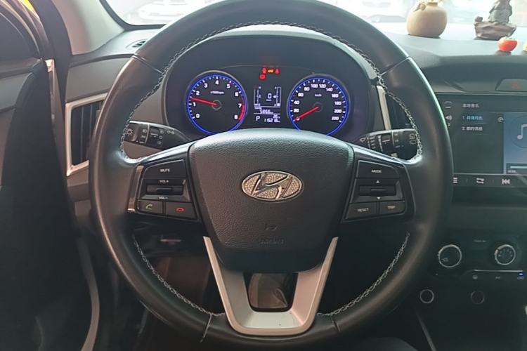 Used Hyundai ix25 2017 1.6L Automatic Smart Version Steering Wheel