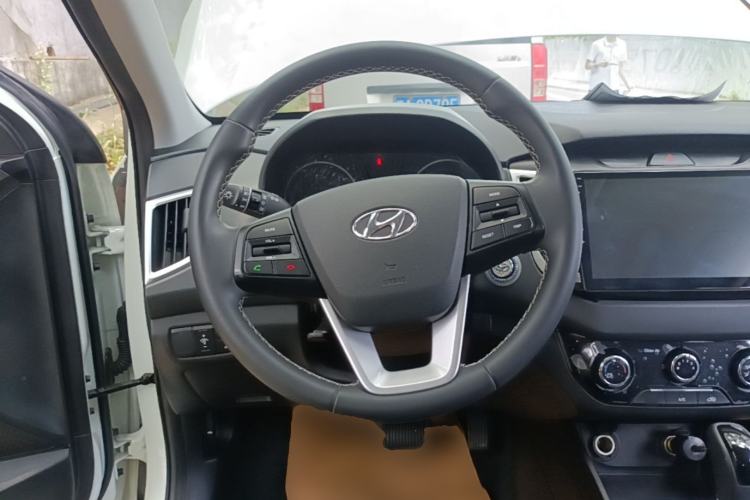 Used Hyundai ix25 2017 1.6L Automatic Smart Version Steering Wheel