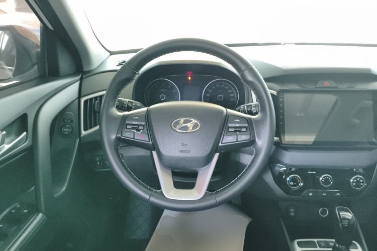 Used Hyundai ix25 2017 1.6L Automatic Smart Version Steering Wheel