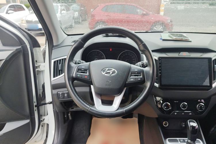 Used Hyundai ix25 2017 1.6L Automatic Smart Version Steering Wheel