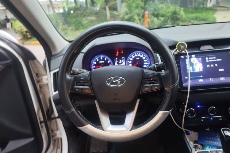 Used Hyundai ix25 2017 1.6L Automatic Smart Version Steering Wheel