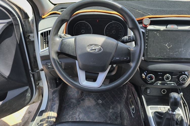 Used Hyundai ix25 2017 1.6L Manual Fashion Model Steering Wheel