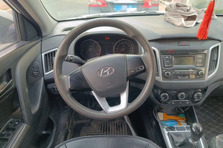 Used Hyundai ix25 2017 1.6L Manual Fashion Model Steering Wheel