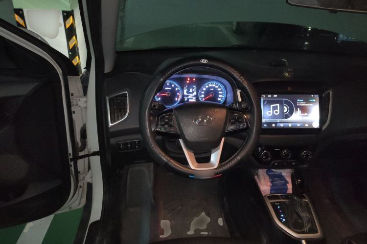 Used Hyundai ix25 2017 1.6L Automatic Smart Version Steering Wheel