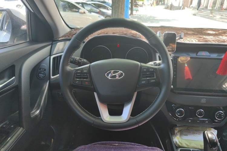 Used Hyundai ix25 2017 1.6L Automatic Smart Version Steering Wheel