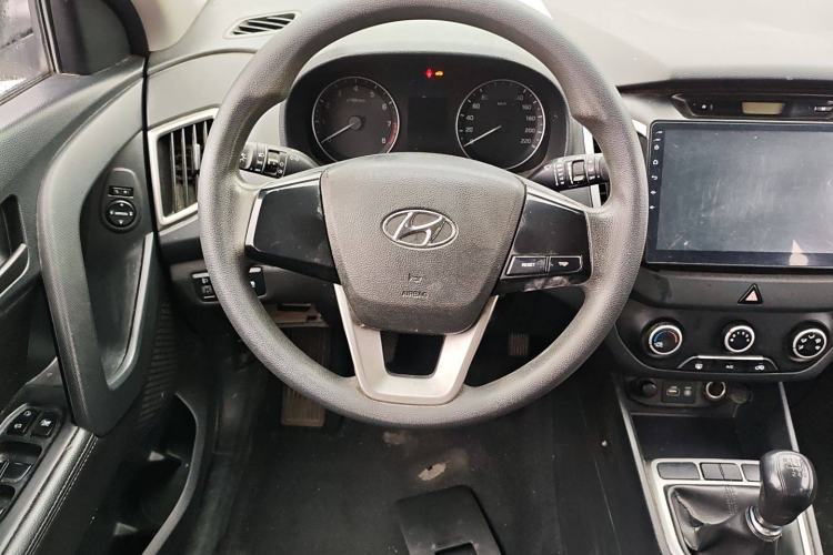 Used Hyundai ix25 2017 1.6L Manual Fashion Model Steering Wheel