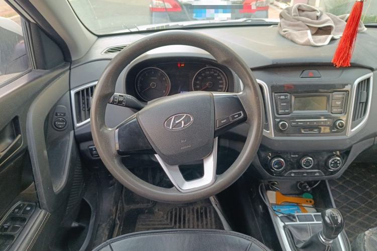 Used Hyundai ix25 2017 1.6L Manual Fashion Model Steering Wheel