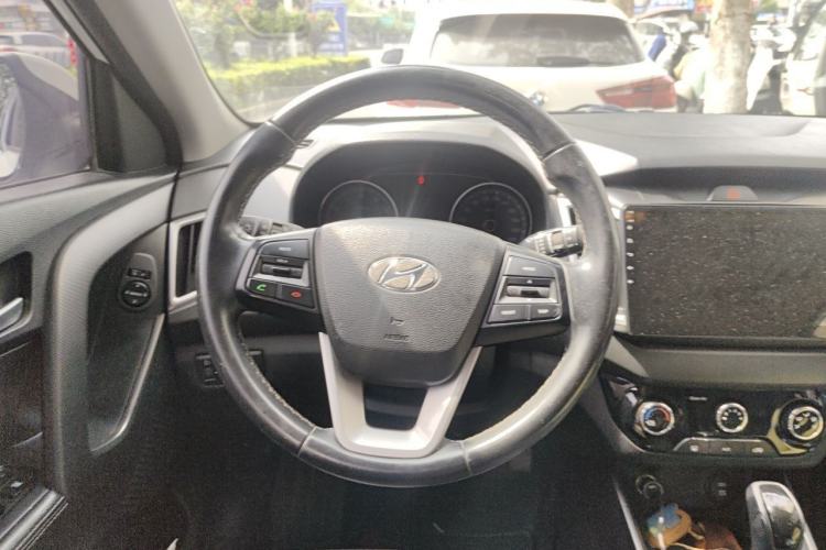 Used Hyundai ix25 2017 1.6L Automatic Smart Version Steering Wheel