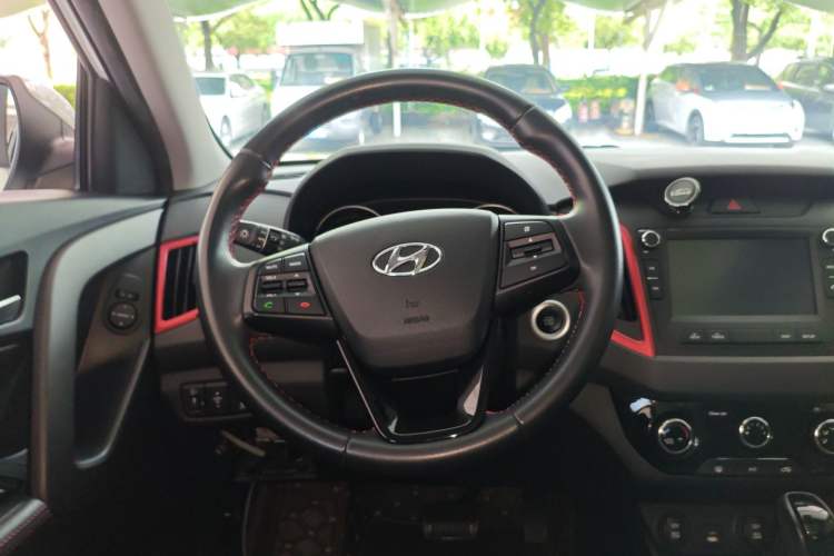 Used Hyundai ix25 2017 1.4T Automatic Smart Version Steering Wheel
