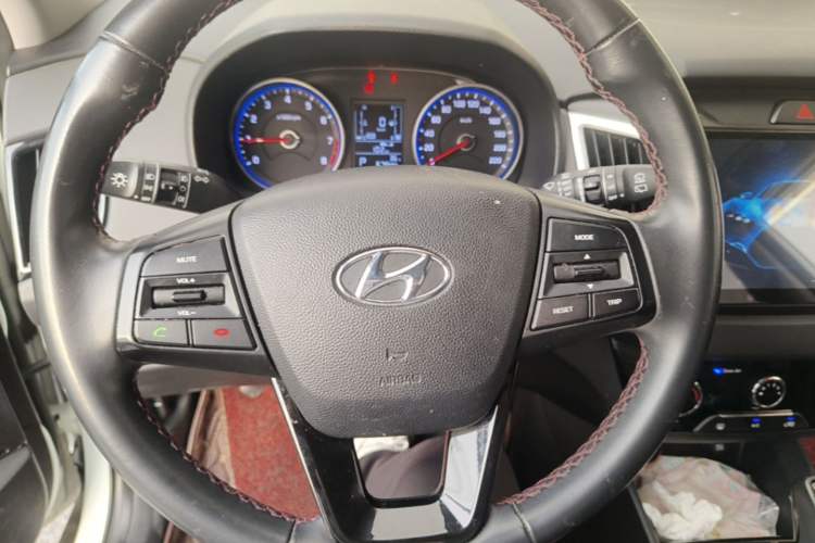 Used Hyundai ix25 2017 1.6L Automatic Smart Version Steering Wheel