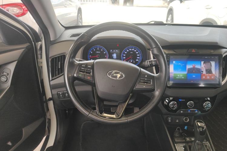 Used Hyundai ix25 2017 1.4T Automatic Smart Version Steering Wheel